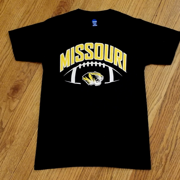 Missouri Tigers Football Tee 🏈🏈🏈🏈🏈🏈 - Picture 1 of 5